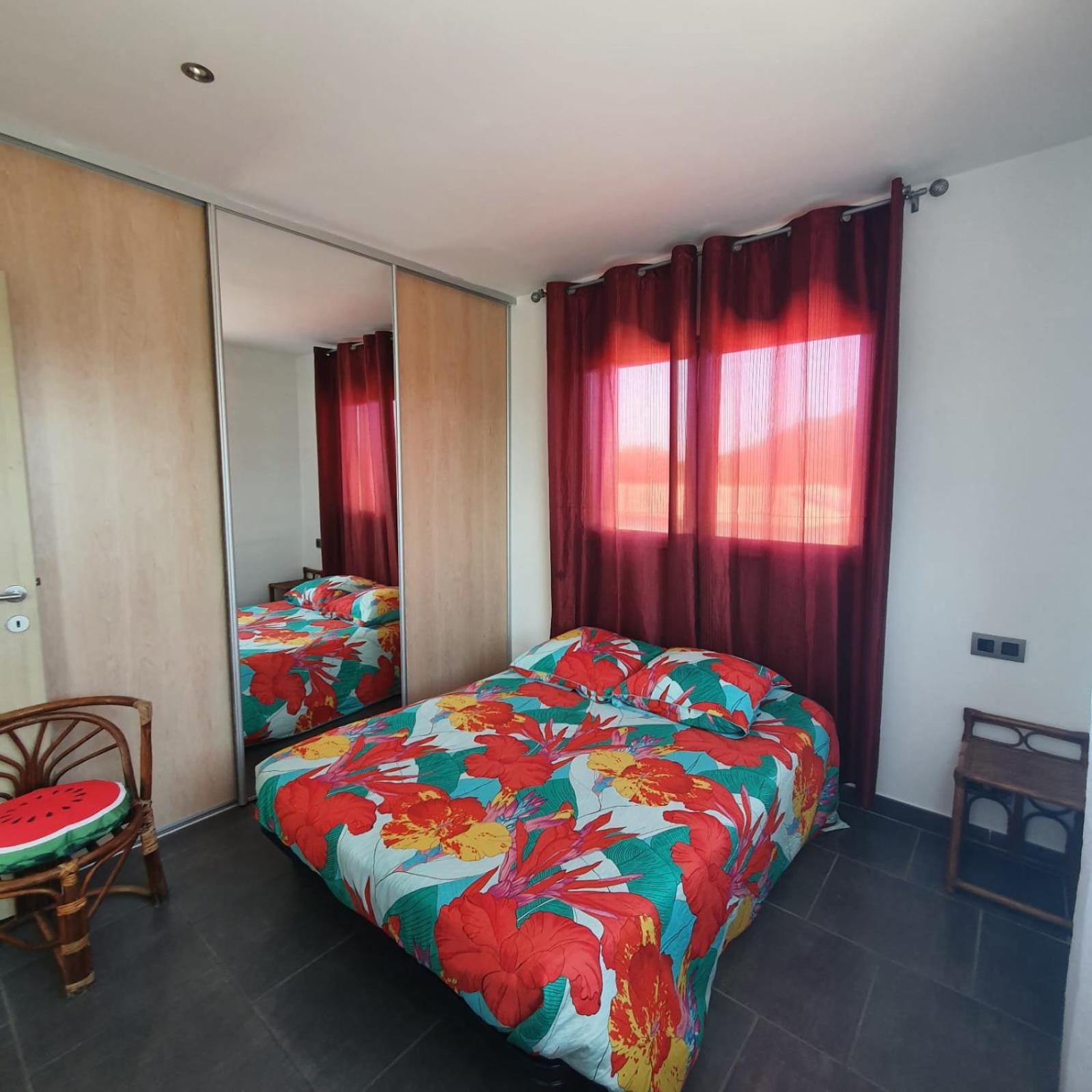 Chez J, Appartement A L'Etage, T3 르씨 외부 사진